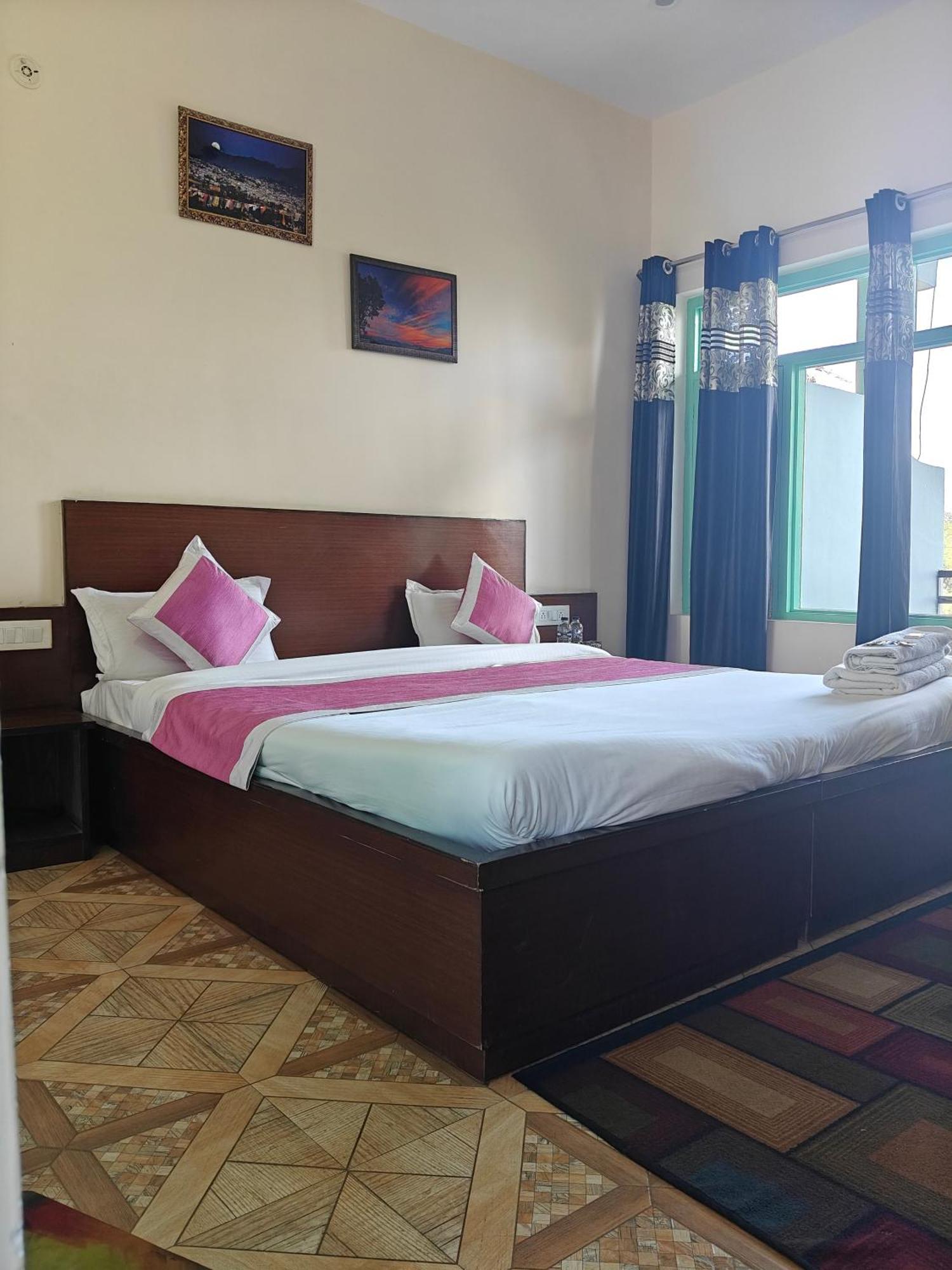 Rudra Retreat Otel Hawalbagh Oda fotoğraf